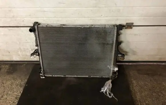 Audi Q7 4L Coolant radiator 7L6121253