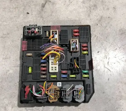 Renault Megane III Fuse module 284B62342R