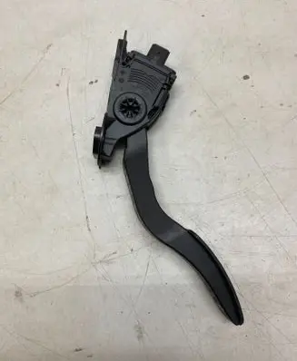 Tesla Model X Accelerator throttle pedal BE5C9F836AA 6PV93337017