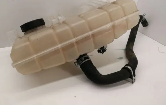 Tesla Model S Brake fluid reservoir 103612400O