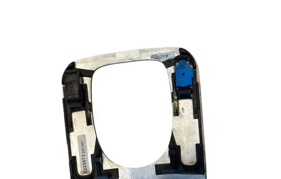 Passenger airbag on/off switch