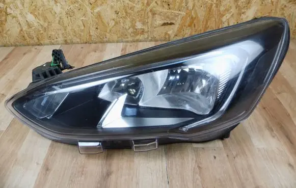 Ford Focus Headlight/headlamp JX7B13W030CE