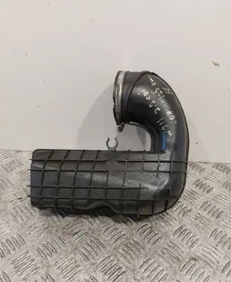 Mercedes-Benz E W211 Air intake duct part A6460941097