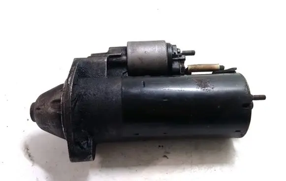 Volkswagen PASSAT B5.5 Starter motor 0001110136