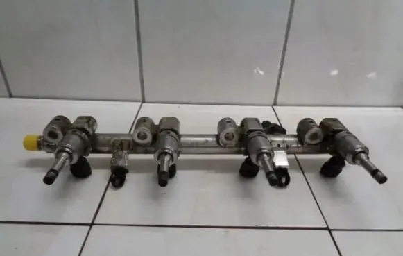 Hyundai ix35 Fuel injector supply line/pipe 