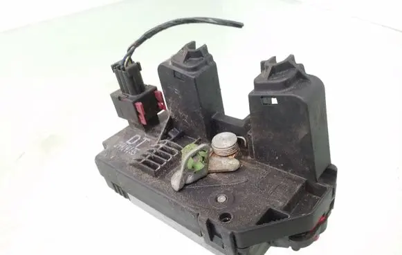Opel Zafira A Rear door lock 24414135