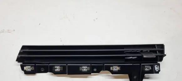 Renault Clio V Dash center air vent grill 687514039R