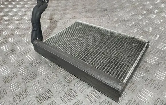 Air conditioning (A/C) radiator (interior)