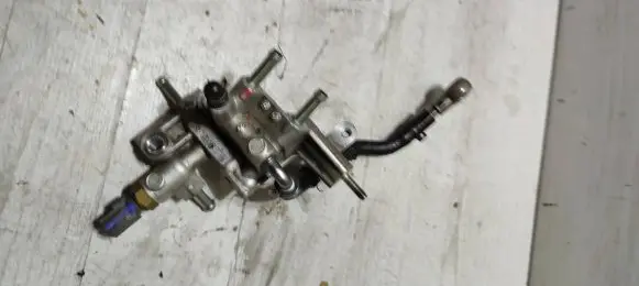 Mazda 3 III Fuel pressure regulator A16130