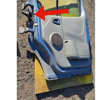 Opel Vivaro Front door check strap stopper 311823
