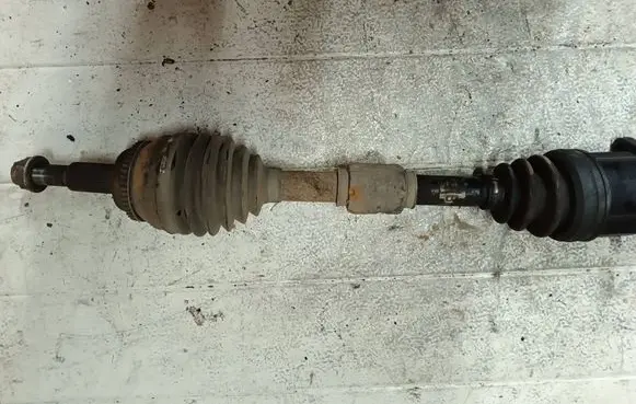 Toyota Avensis T250 Front driveshaft 73322