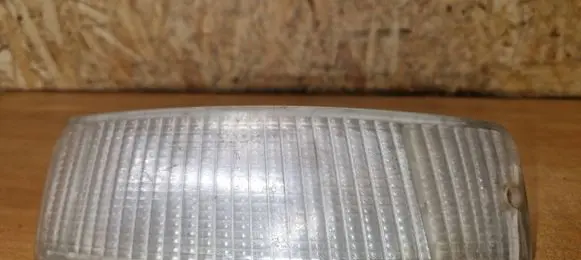 Audi 80 90 B3 Front indicator light 8a0953050