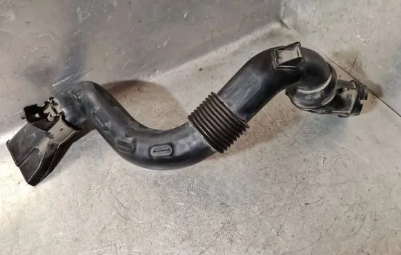 Dacia Sandero Air intake duct part 165556691R 7053076