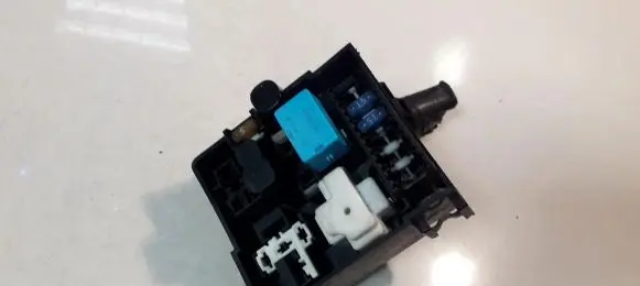 Toyota RAV 4 (XA20) Fuse box set 15113