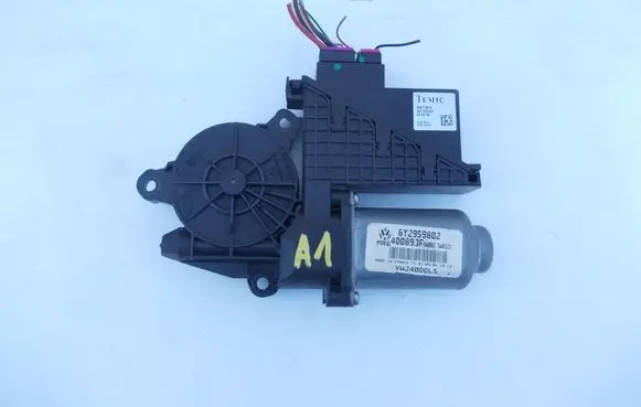 Volkswagen Polo Front door window regulator motor 6Y2959802