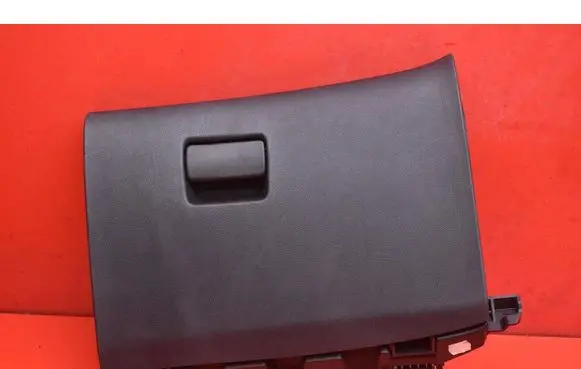 Opel Astra J Glove box