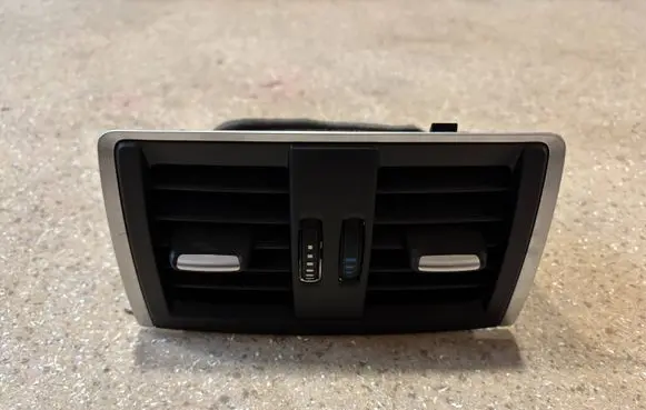 BMW M4 F82 F83 Rear air vent grill 9333675