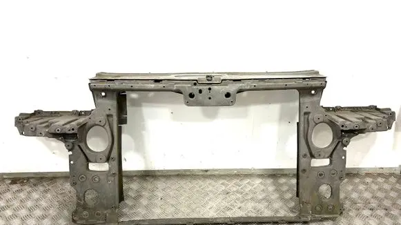 Volkswagen Touareg I Radiator support slam panel
