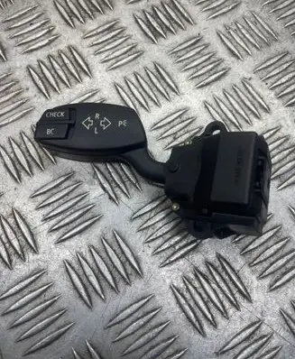 BMW 5 E60 E61 Indicator stalk 6924103 01106720