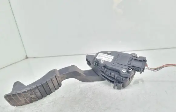 Renault Laguna II Accelerator throttle pedal 8200002904