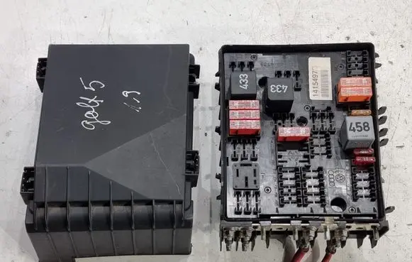 Volkswagen Golf V Fuse box set 1K0937124H