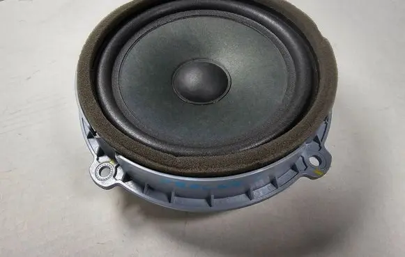 KIA Pro Cee'd III Front door speaker 96330J7100