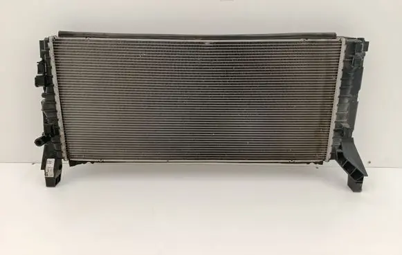 BMW 2 F46 Coolant radiator 8586324 1711 22828110