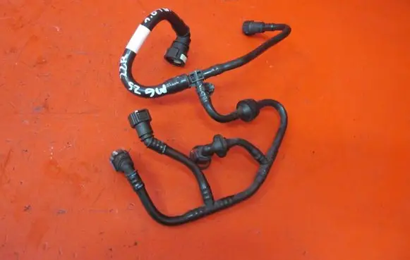 MG ZS Fuel line pipe 10481410