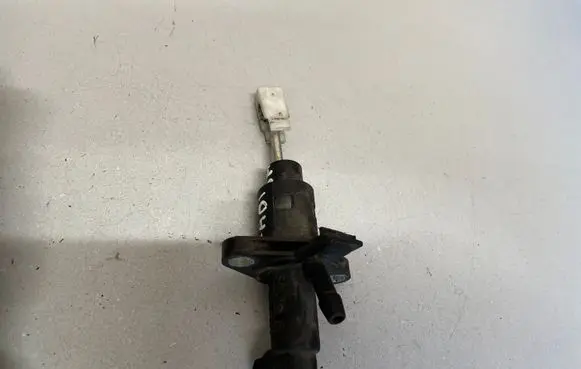 Clutch slave cylinder