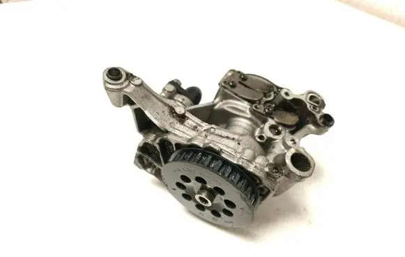 Audi A4 S4 B9 Oil pump 04L145208AA