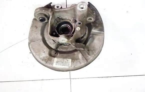 BMW 5 E60 E61 Rear wheel hub C060900