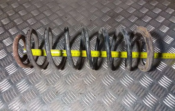 Volkswagen Golf IV Rear coil spring