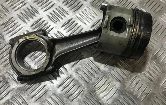 Peugeot Partner Piston with connecting rod