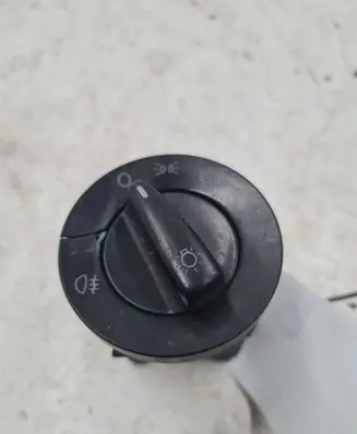 Volkswagen Golf IV Light switch 1C0941531