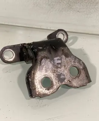 Toyota Avensis T250 Front door lower hinge 