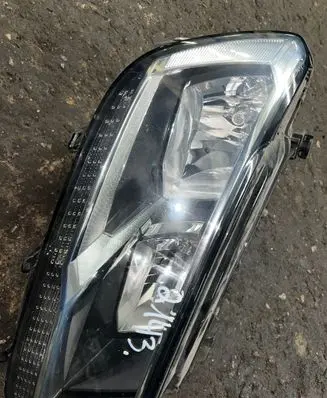 Volkswagen Tiguan Headlight/headlamp