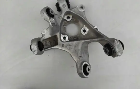 Tesla Model 3 Rear wheel hub spindle/knuckle 104441600G