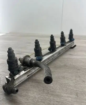 Volvo V70 Fuel injectors set 1270570 0146 9848