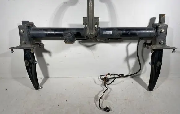 Mercedes-Benz ML W164 Tow bar set A1643100937