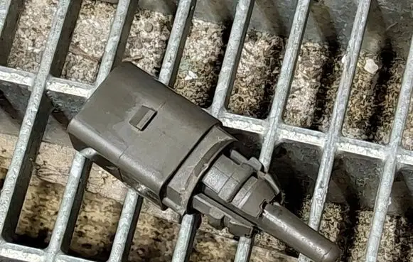Seat Arona Outside/external air temperature sensor 8Z0820535B