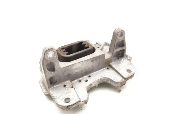 Nissan Pulsar Engine mount bracket 1A0E32-11