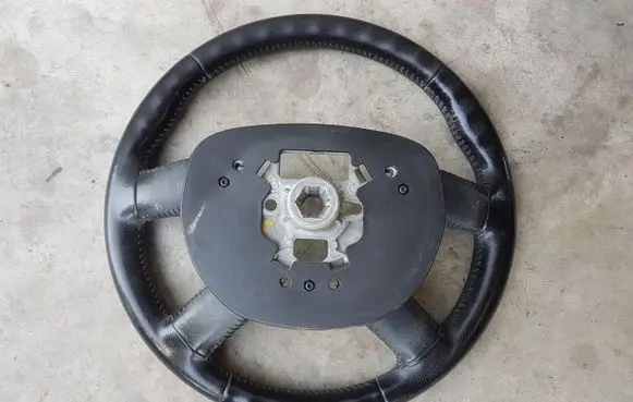 Ford Kuga I Steering wheel