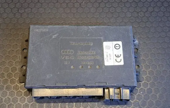 Audi A6 S6 C5 4B Comfort/convenience module 4B0962258K