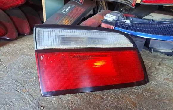 Mazda 626 Tailgate rear/tail lights R2267