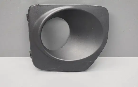 Front fog light trim/grill