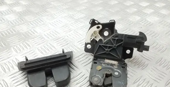 Audi A3 S3 A3 Sportback 8P Tailgate/trunk/boot lock/catch/latch 8P4827505B 8P4827520