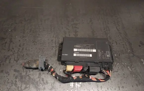 Audi A4 S4 B6 8E 8H Comfort/convenience module 8E0959433AM