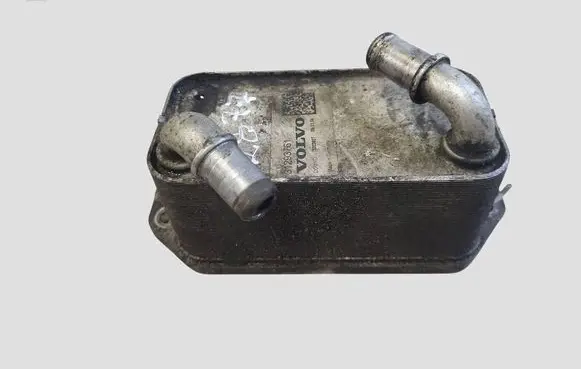 Volvo V70 Engine oil radiator 31293761