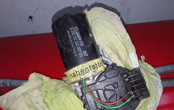Audi A6 S6 C4 4A Wiper motor 0390241330