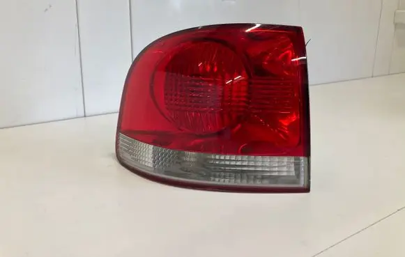 Volkswagen Touareg I Rear/tail lights 7L6945095K